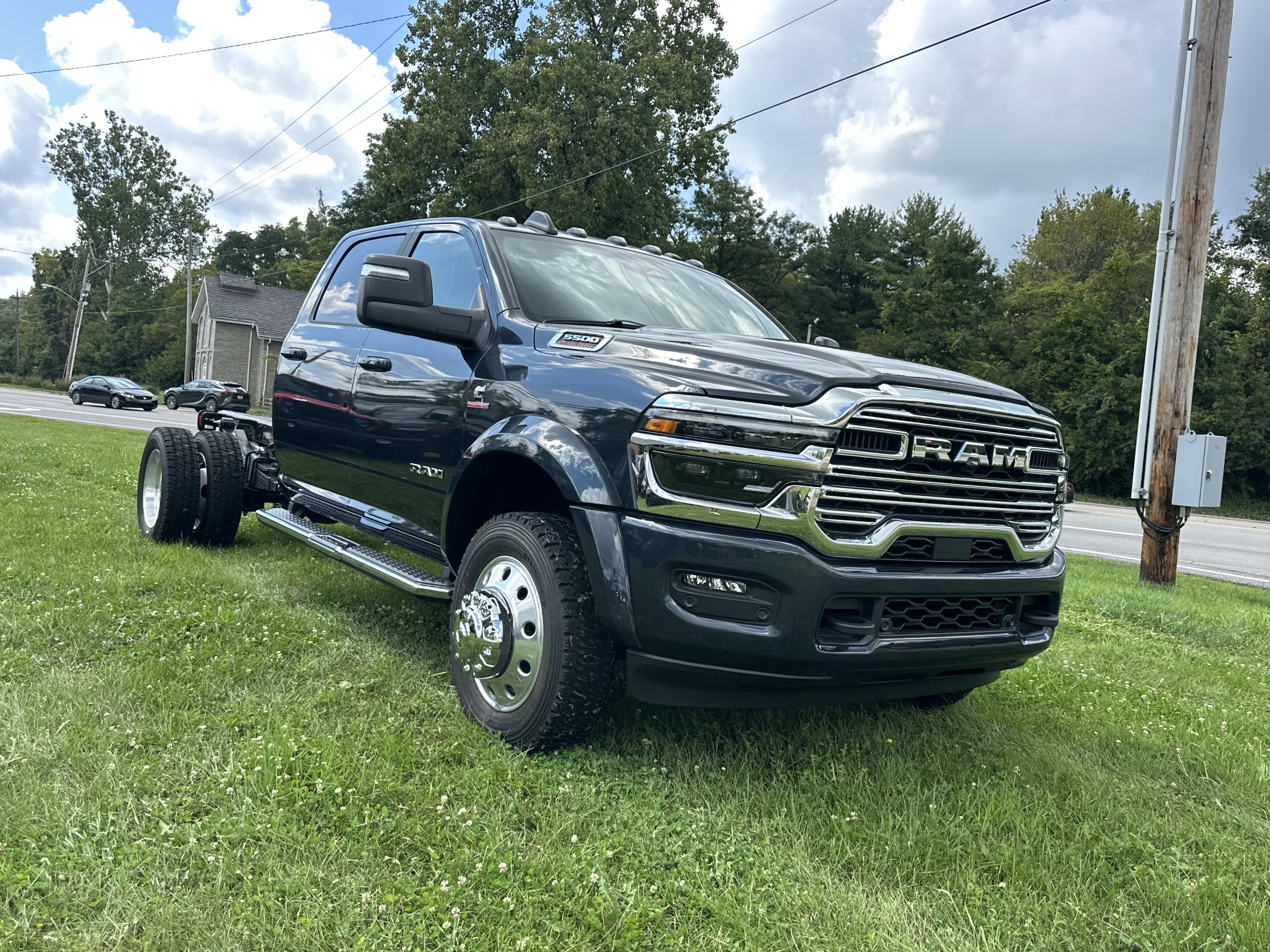 New 2027 RAM 5500 4x4 Crew Cab w/ Laramie Trim Package image 21
