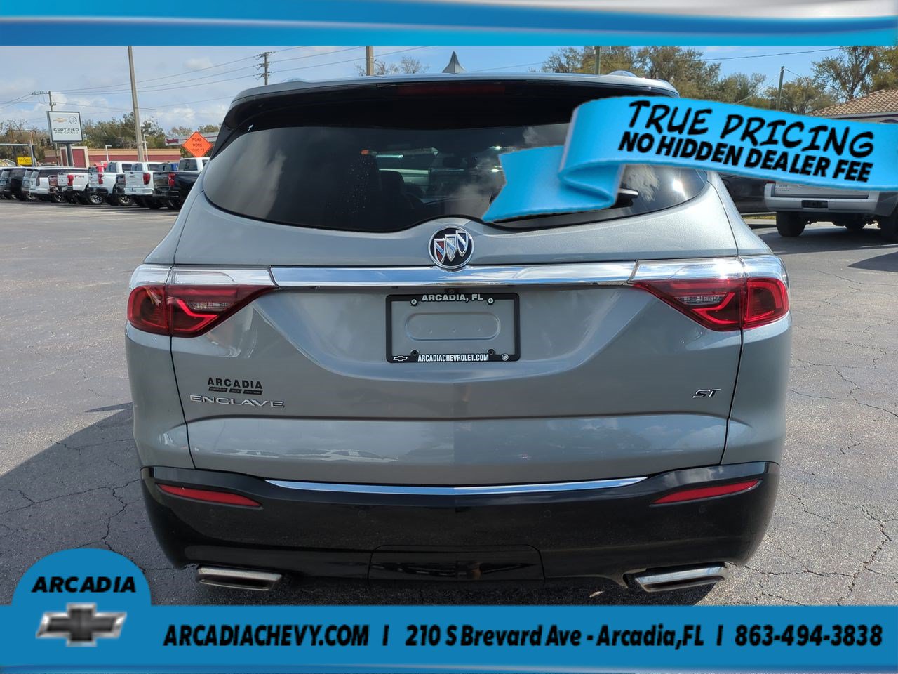 Used 2024 Buick Enclave Essence w/ Experience Buick Package FWD image 5