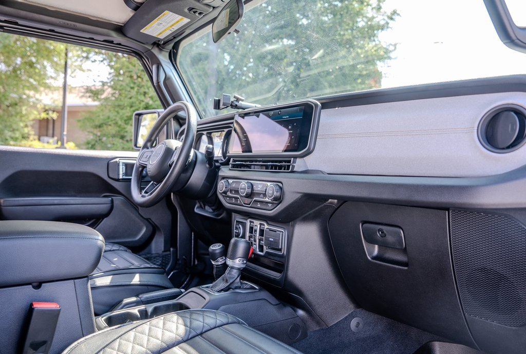 Used 2025 Jeep Gladiator Sport image 22