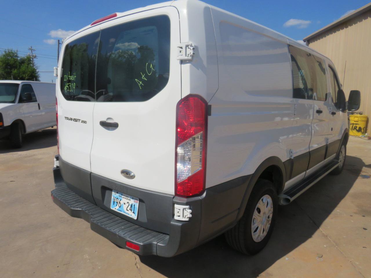 Used 2015 Ford Transit 250 130 Low Roof w/ Exterior Upgrade Package RWD image 4