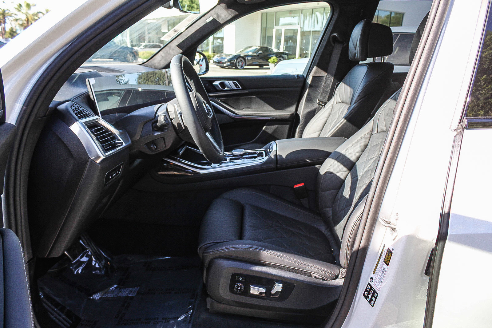 New 2026 BMW X7 xDrive40i w/ M Sport Package image 17