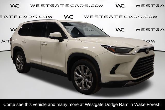 Used 2024 Toyota Grand Highlander Limited FWD image 2