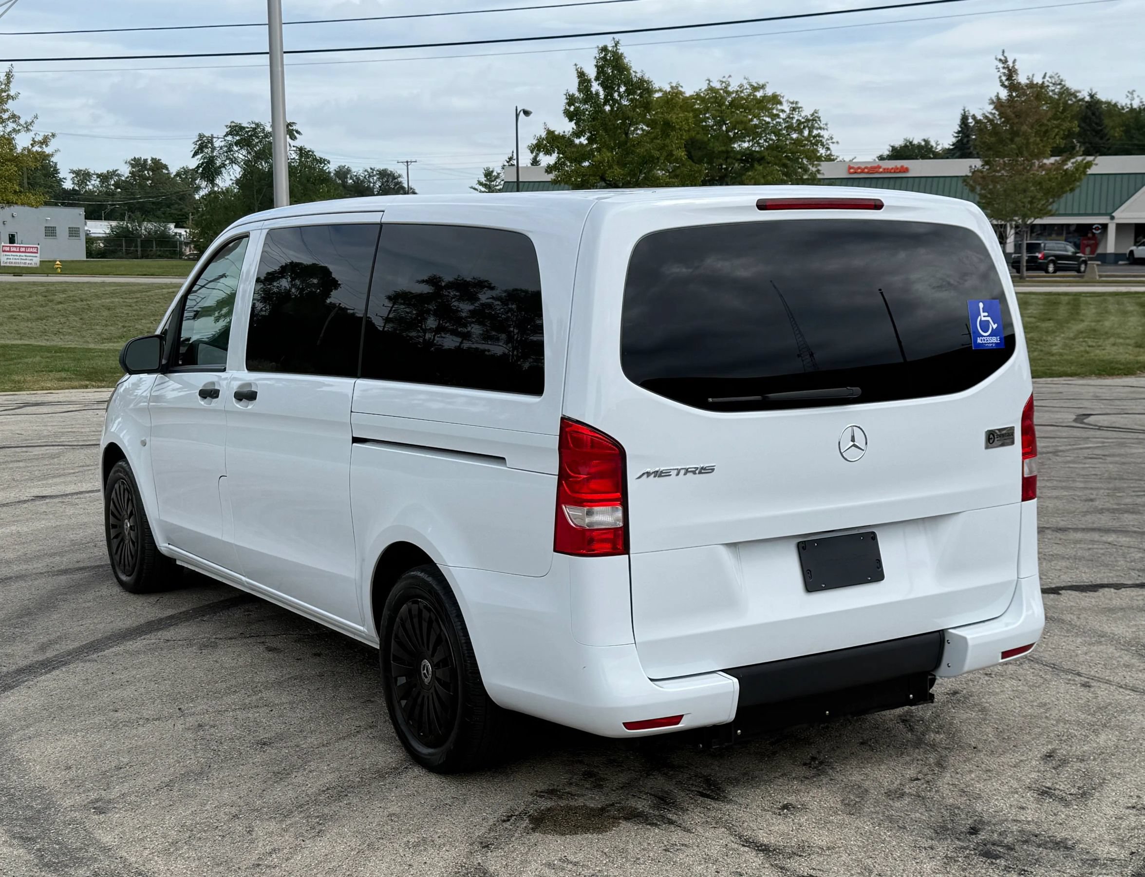 Used 2019 Mercedes-Benz Metris Passenger image 5