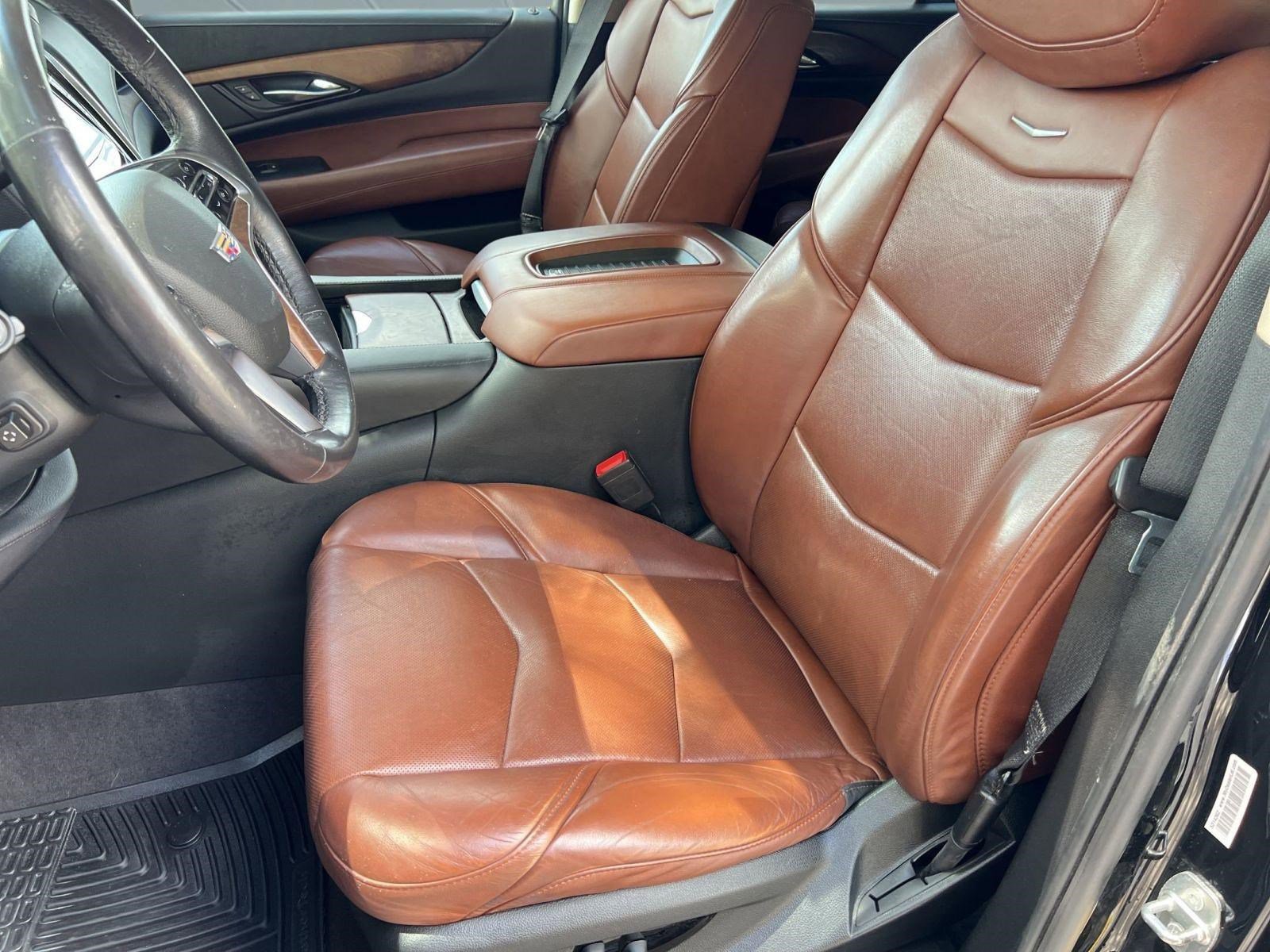 Certified 2020 Cadillac Escalade Premium Luxury w/ Escalade Sport Edition AWD/4WD image 5