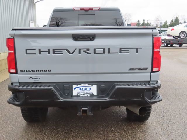 Used 2024 Chevrolet Silverado 2500 ZR2 w/ Technology Package image 11