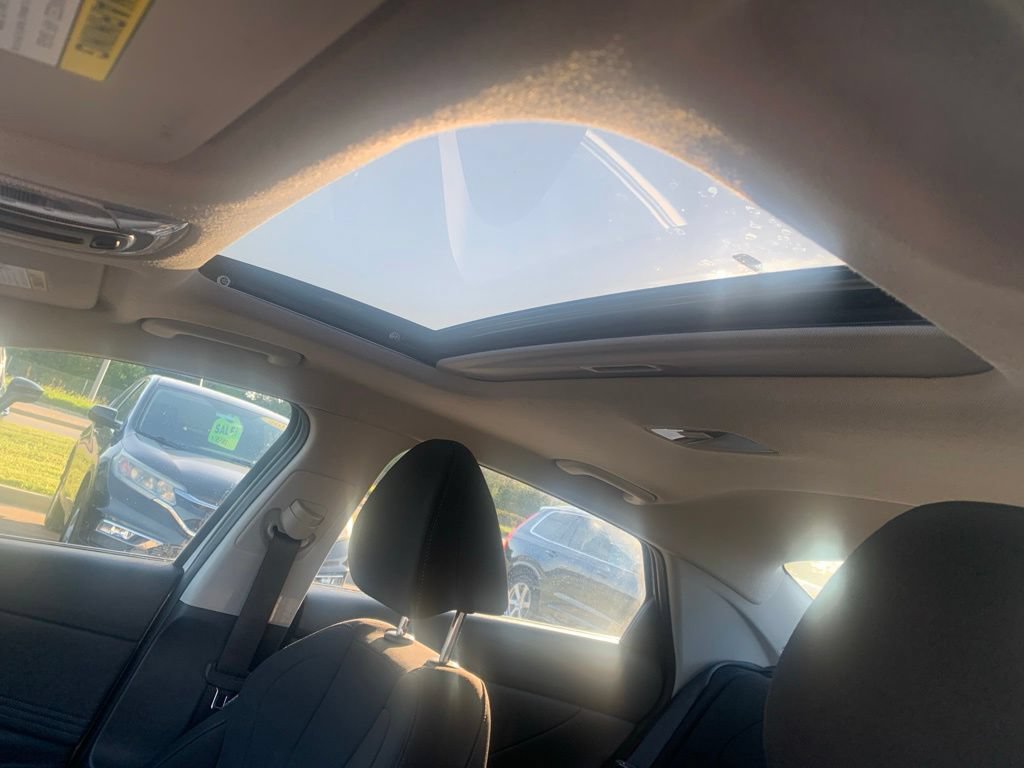 Certified 2025 Hyundai Elantra SEL FWD image 28