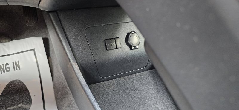 Used 2013 Toyota Prius Four w/ Deluxe Solar Roof Pkg FWD image 28