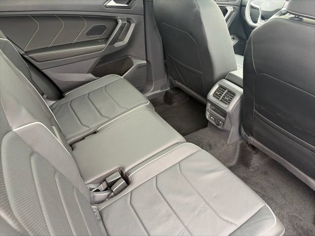 Used 2023 Volkswagen Tiguan SEL R-Line AWD/4WD image 6