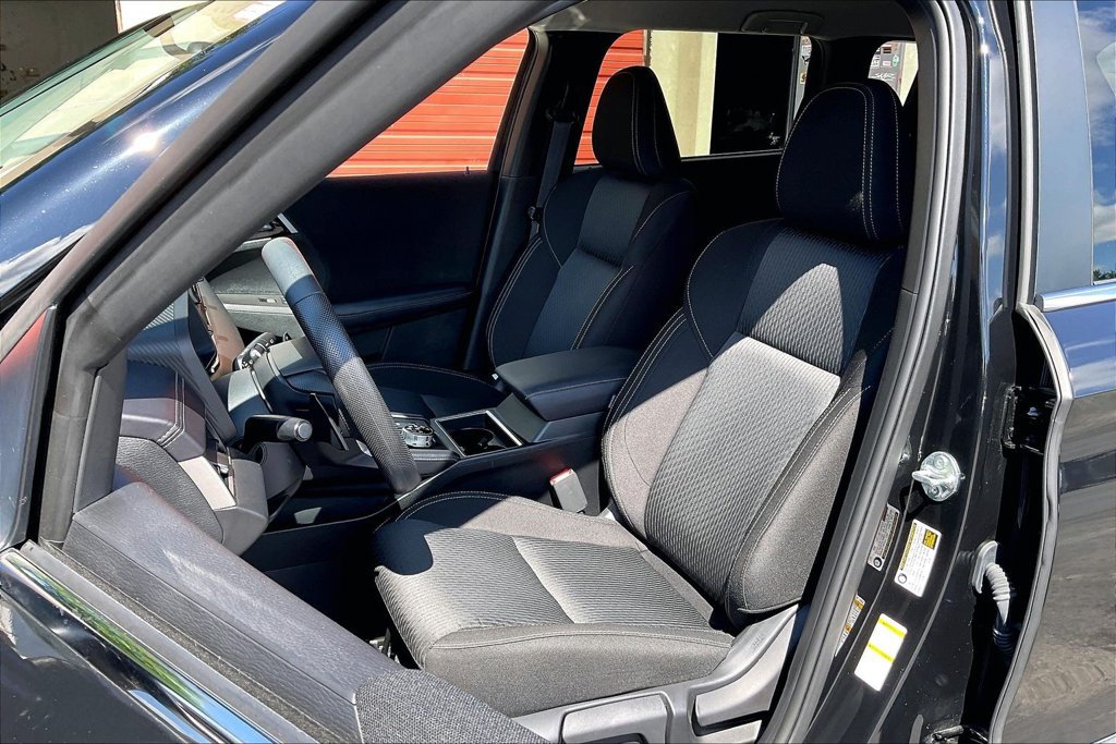 Used 2025 Mitsubishi Outlander ES AWD/4WD image 24