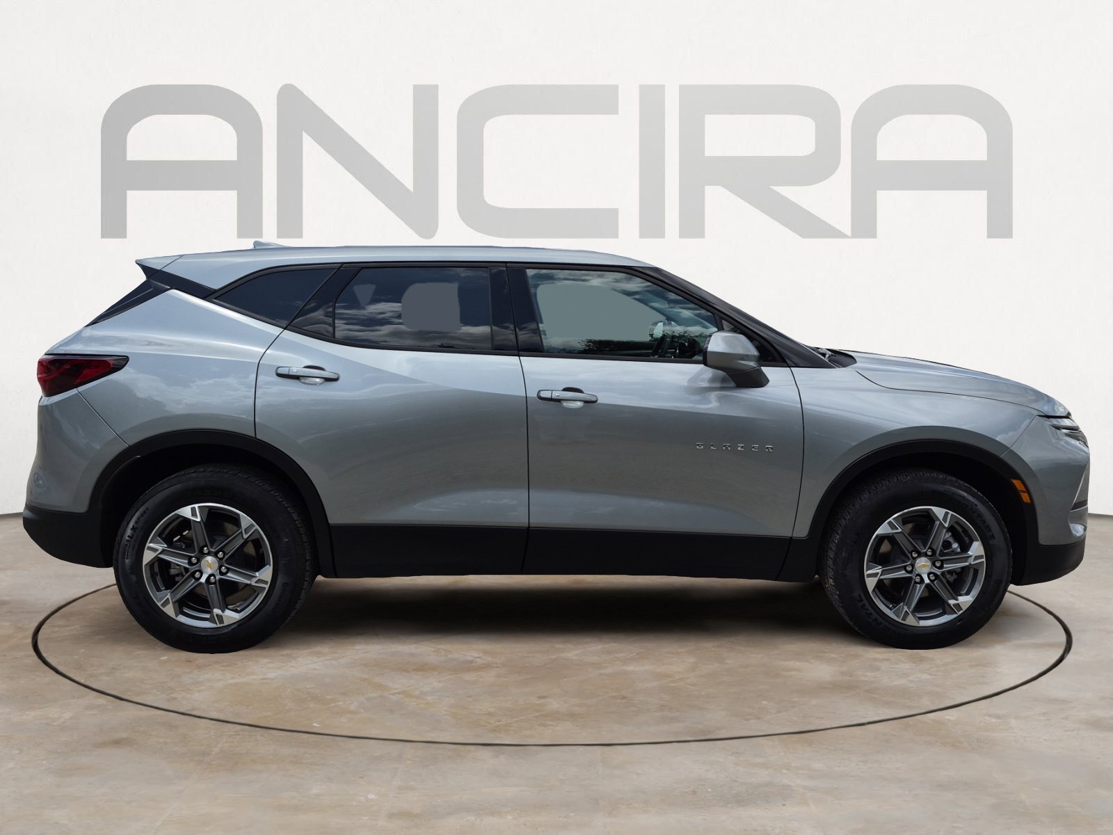 Used 2025 Chevrolet Blazer LT FWD image 11