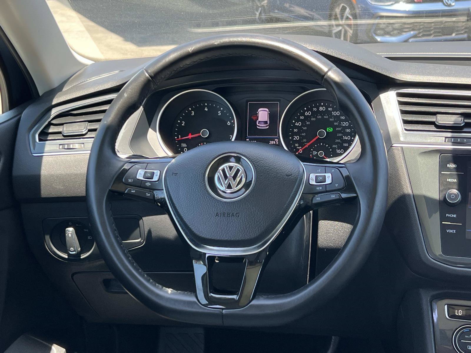 Used 2019 Volkswagen Tiguan SE w/ Panoramic Sunroof Package FWD image 8