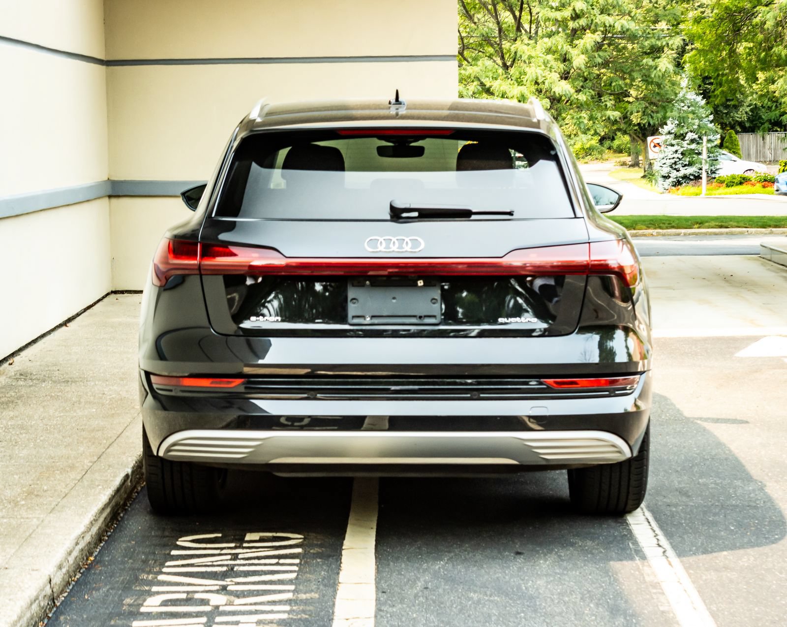 Used 2021 Audi e-tron Premium AWD/4WD image 6