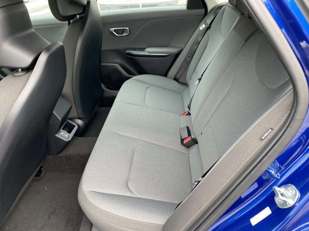 New 2025 Kia K4 LXS image 5