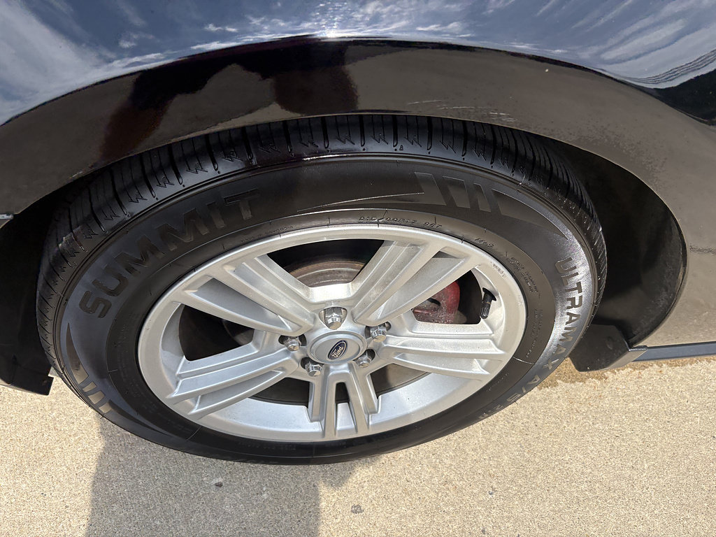 Used 2010 Ford Mustang Coupe RWD image 9