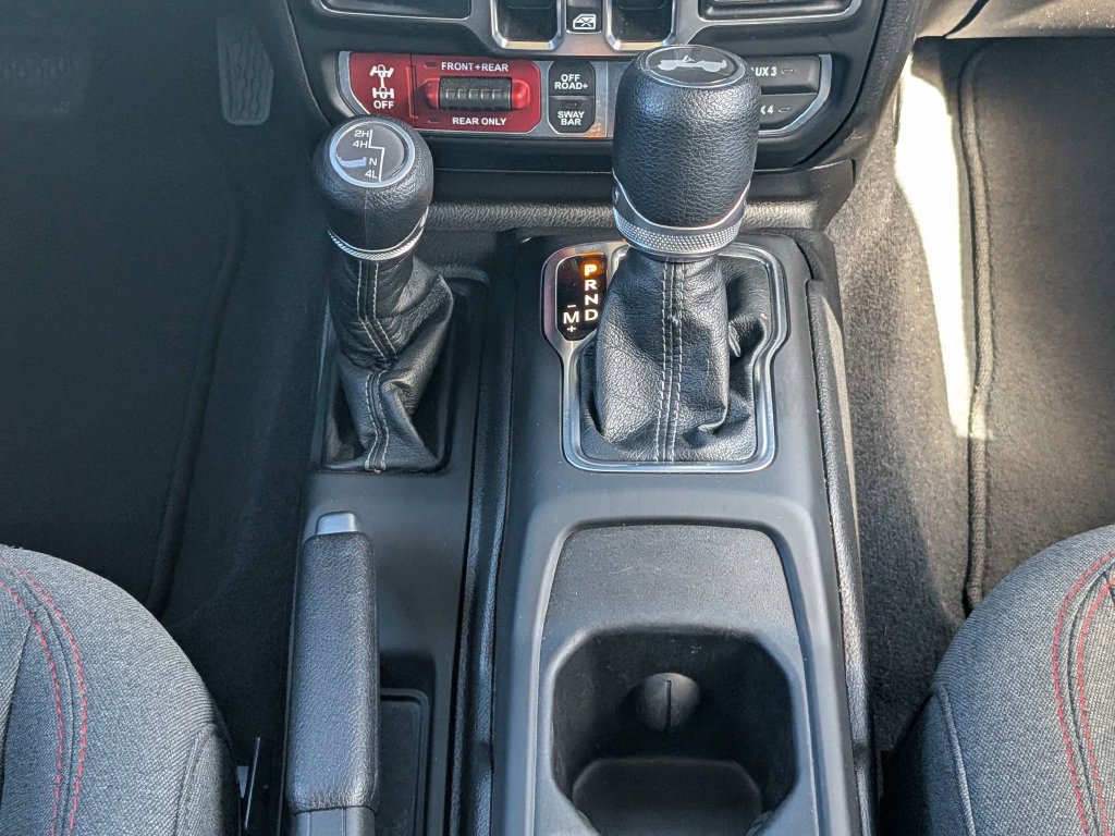 Used 2025 Jeep Wrangler Unlimited Rubicon AWD/4WD image 18