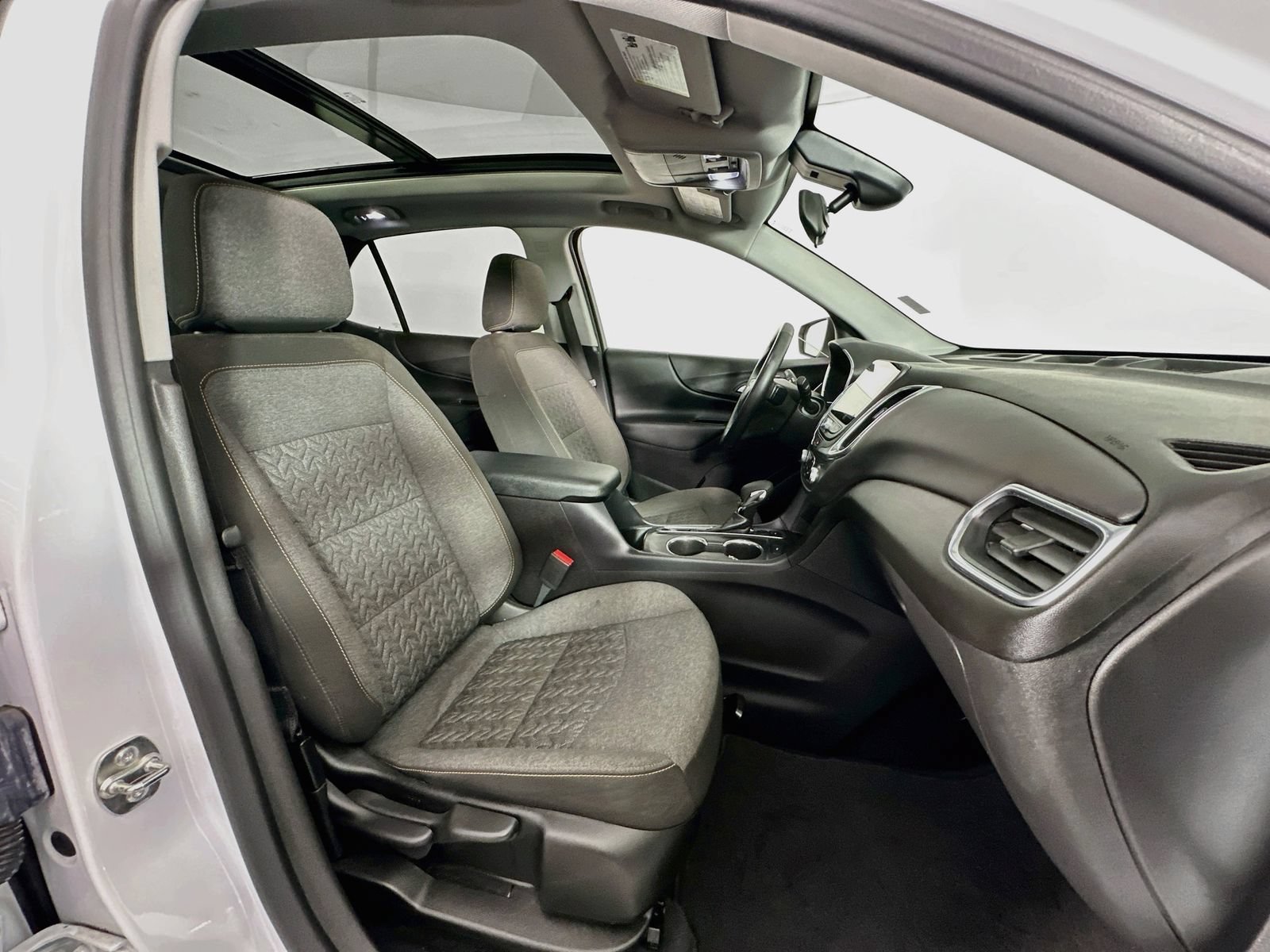 Used 2024 Chevrolet Equinox LT AWD/4WD image 30