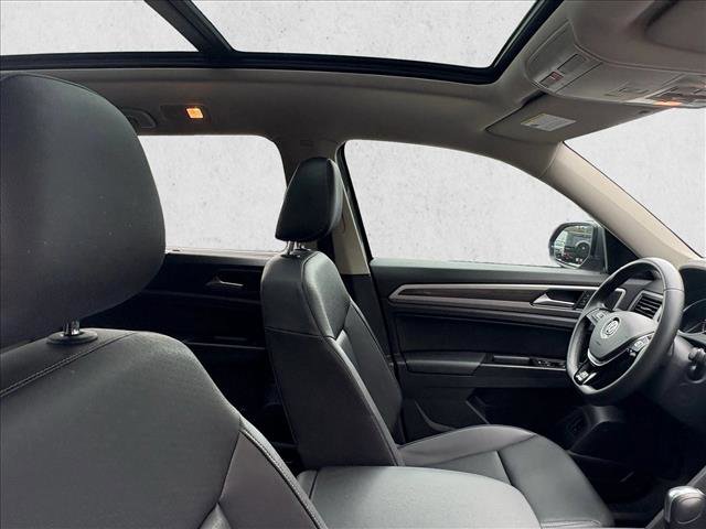 Used 2020 Volkswagen Atlas SE w/ Panoramic Sunroof Package image 24