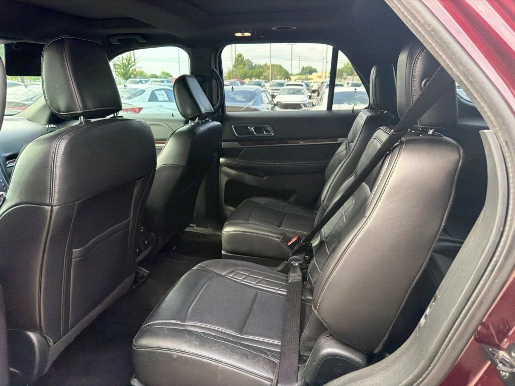 Used 2018 Ford Explorer Platinum AWD/4WD image 18