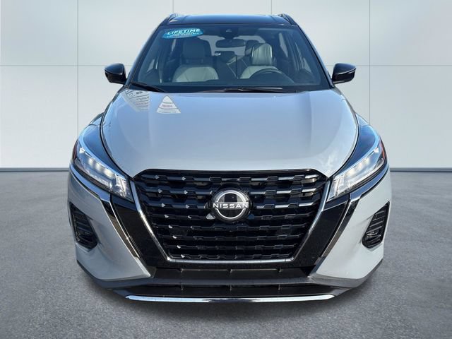 Used 2024 Nissan Kicks SR w/ SR Premium Package FWD image 6