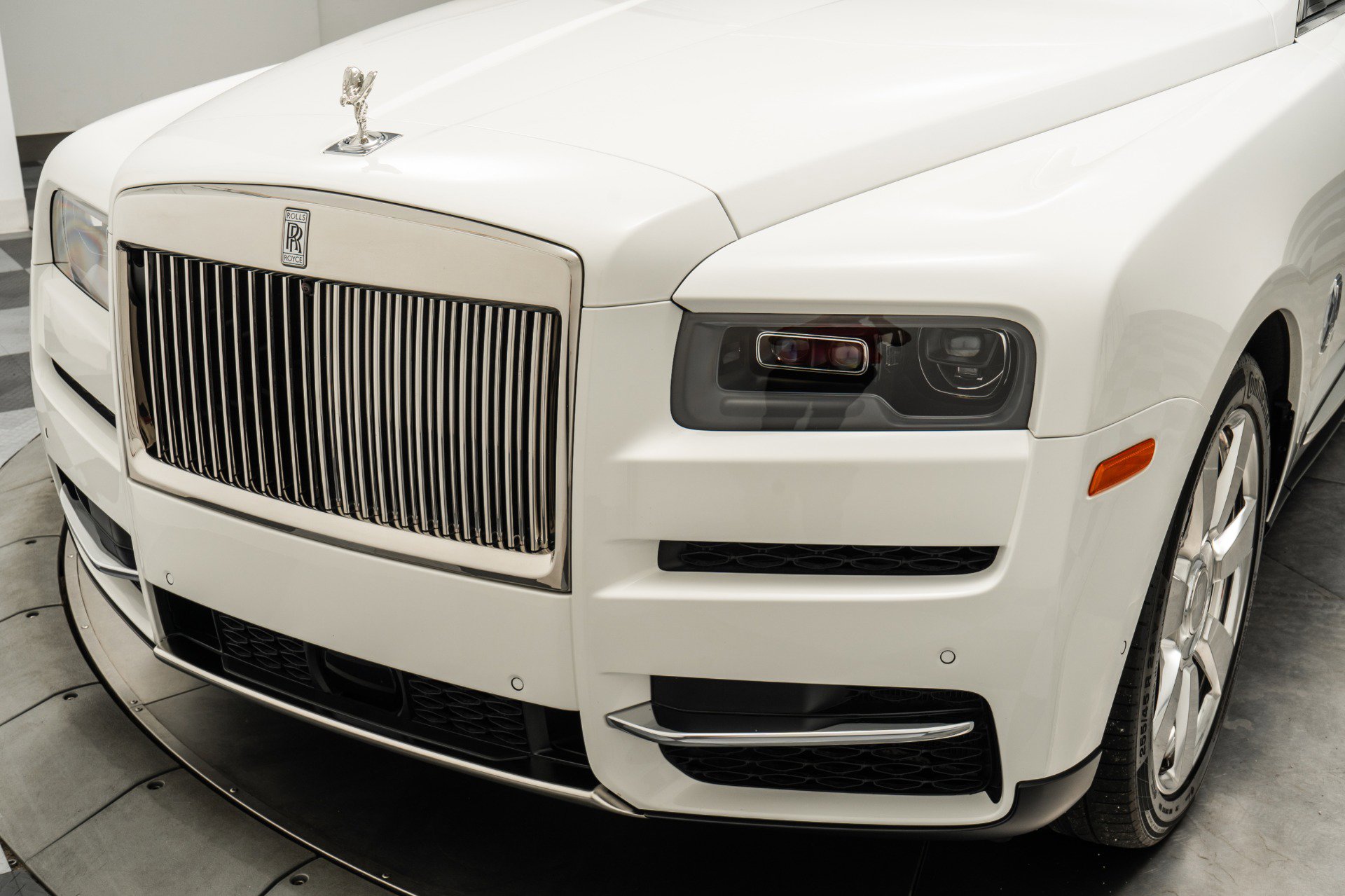 Used 2020 Rolls-Royce Cullinan image 37