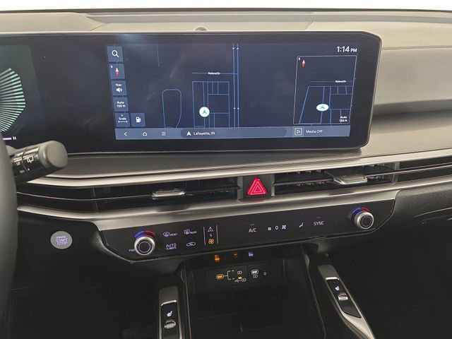 Used 2025 Kia Sorento S image 22