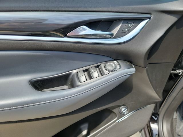Used 2023 Buick Enclave Essence AWD/4WD image 17
