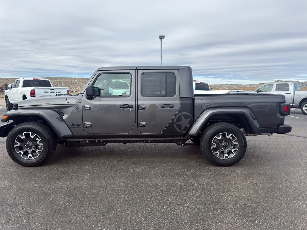 New 2026 Jeep Gladiator Sahara image 8