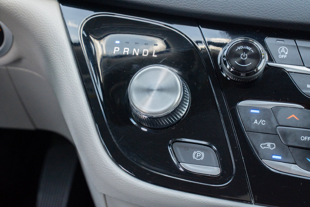 Used 2024 Chrysler Pacifica Touring-L FWD image 22