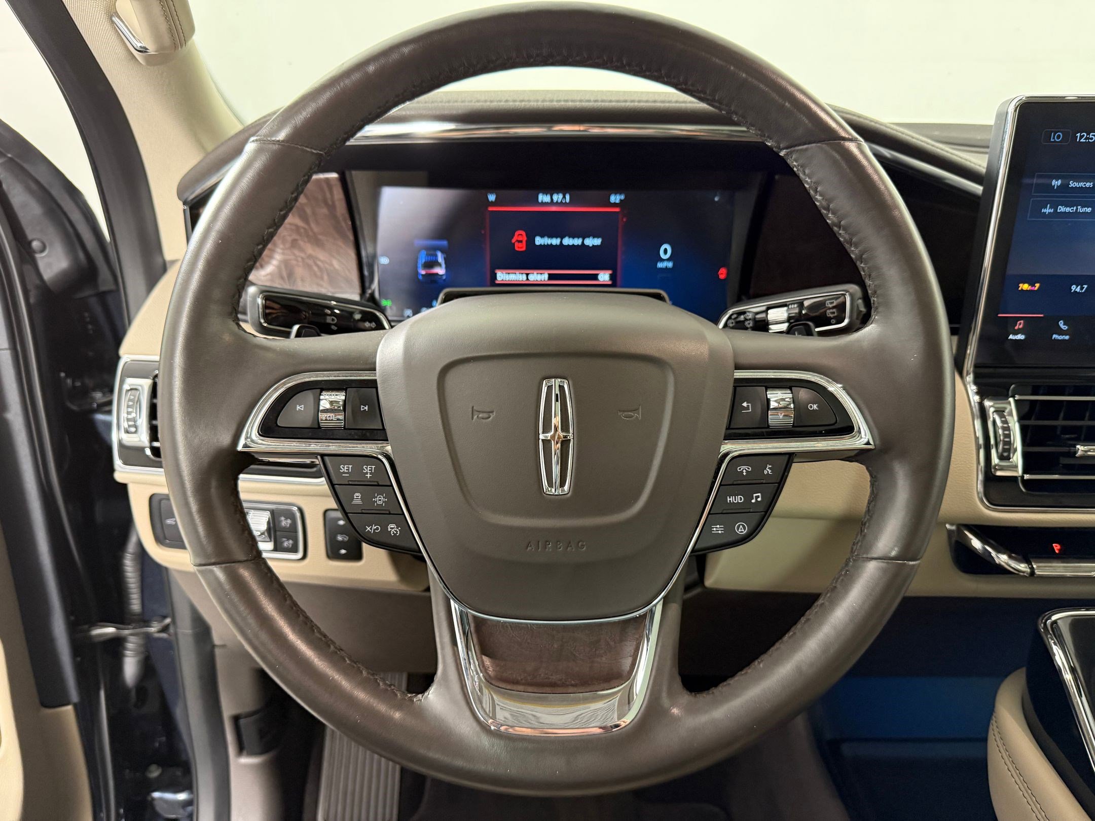 Used 2022 Lincoln Navigator Reserve image 18