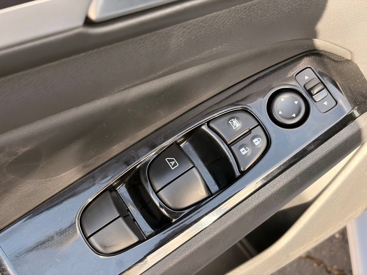 Certified 2025 Nissan Altima 2.5 SR FWD image 22