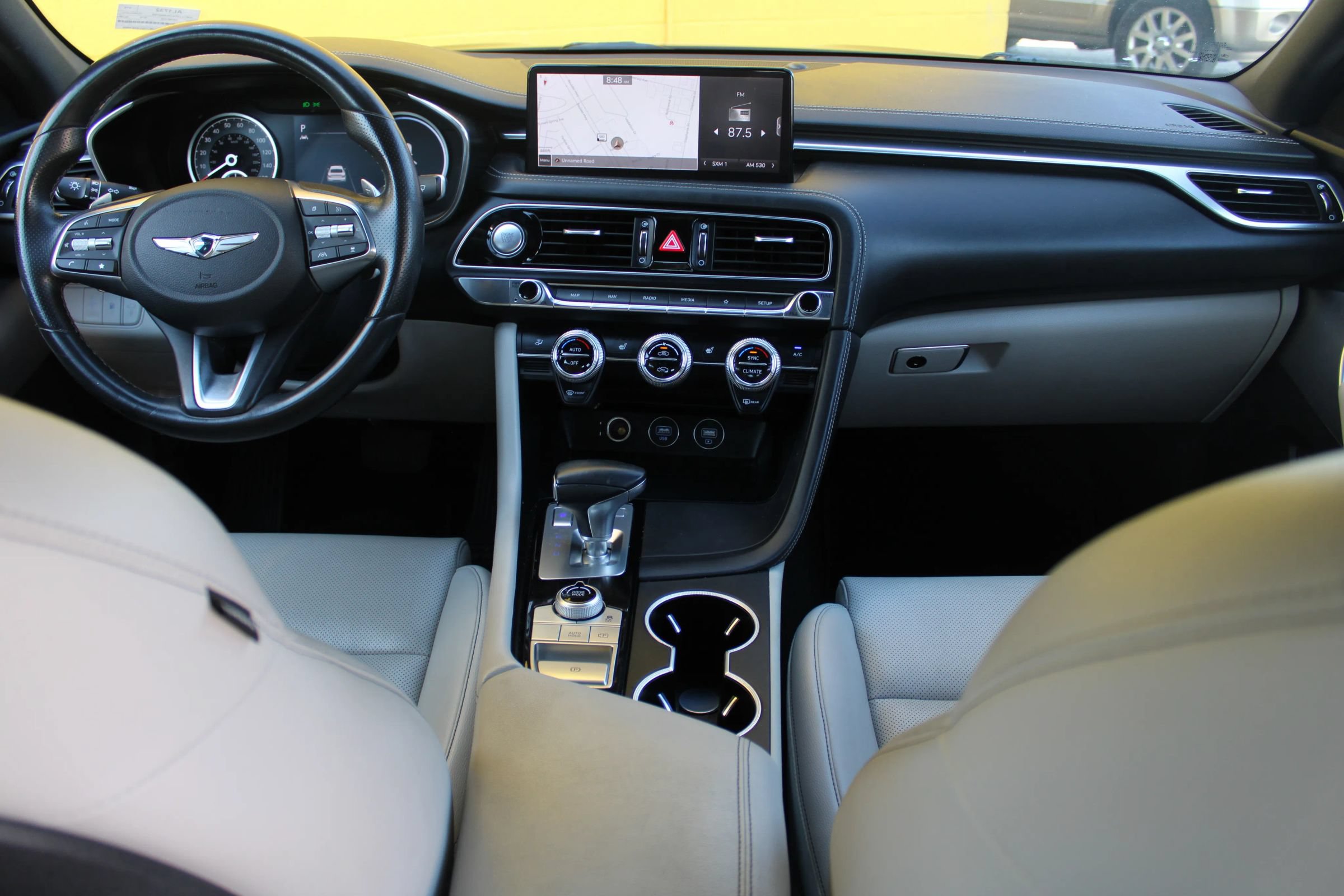 Used 2022 Genesis G70 2.0T RWD image 12