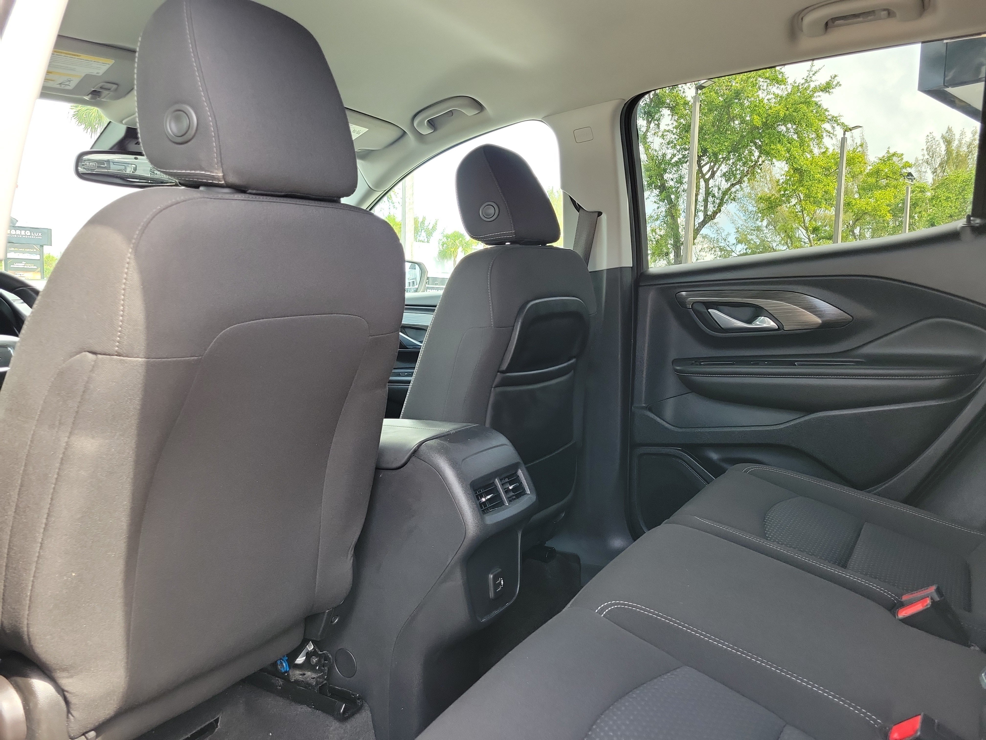 Used 2023 GMC Terrain SLE w/ Elevation Edition FWD image 16