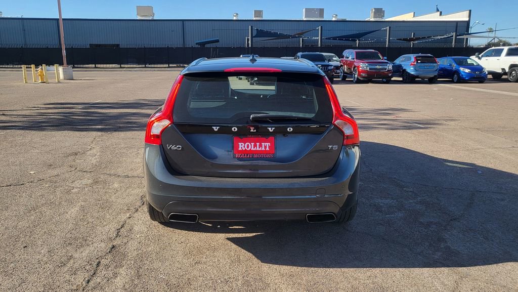 Used 2016 Volvo V60 T5 Premier w/ Protection Package FWD image 7