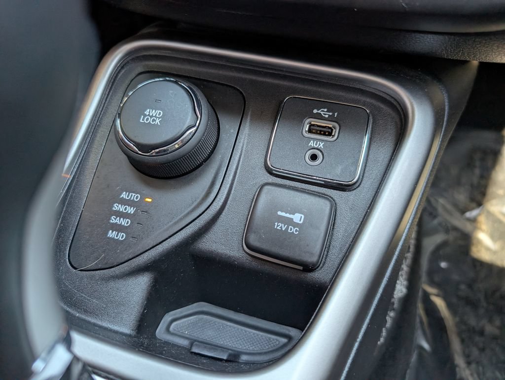 Used 2019 Jeep Compass Latitude AWD/4WD image 31