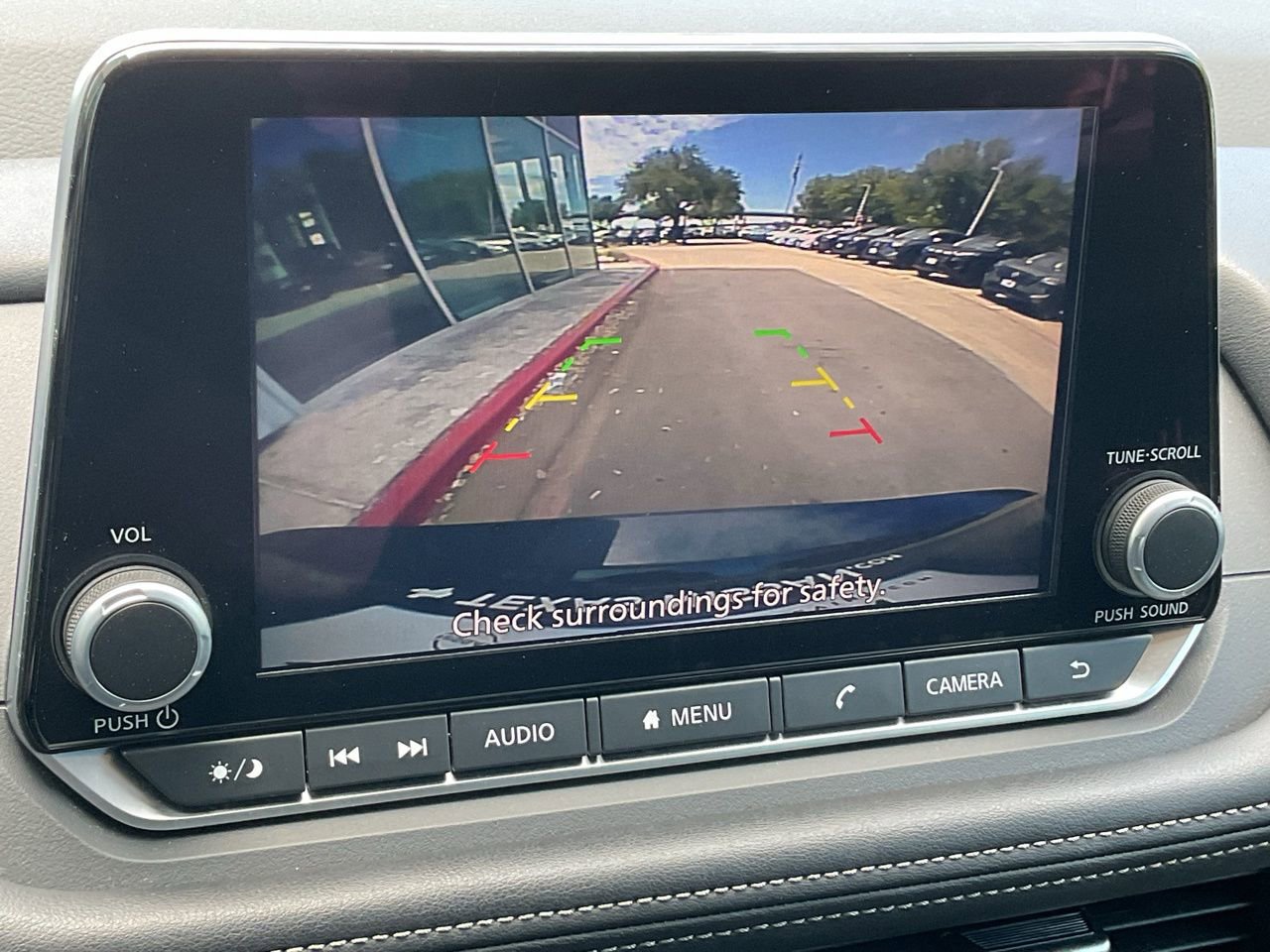 Used 2025 Nissan Rogue SV image 30