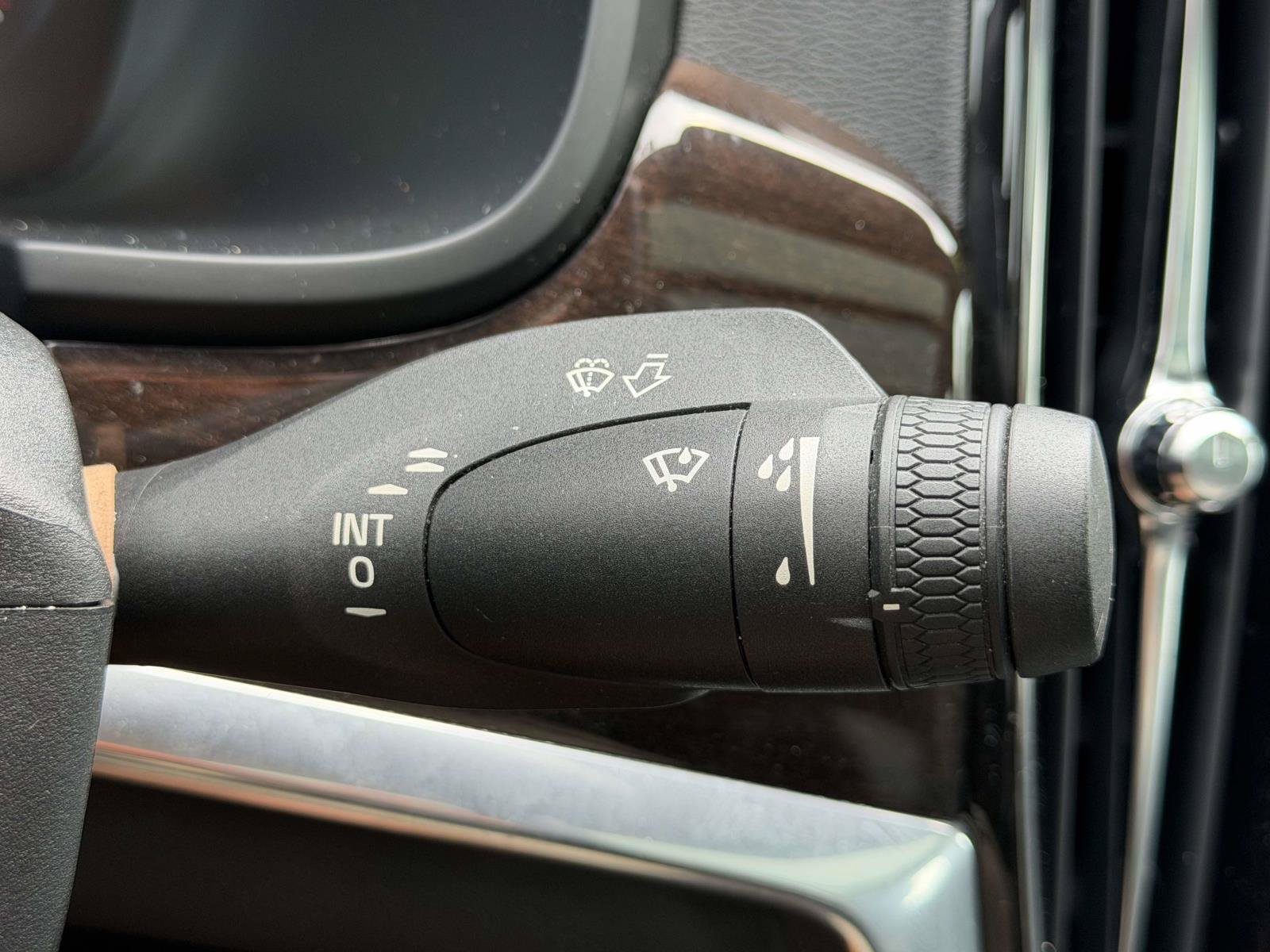 Used 2019 Volvo S90 T5 Momentum FWD image 22