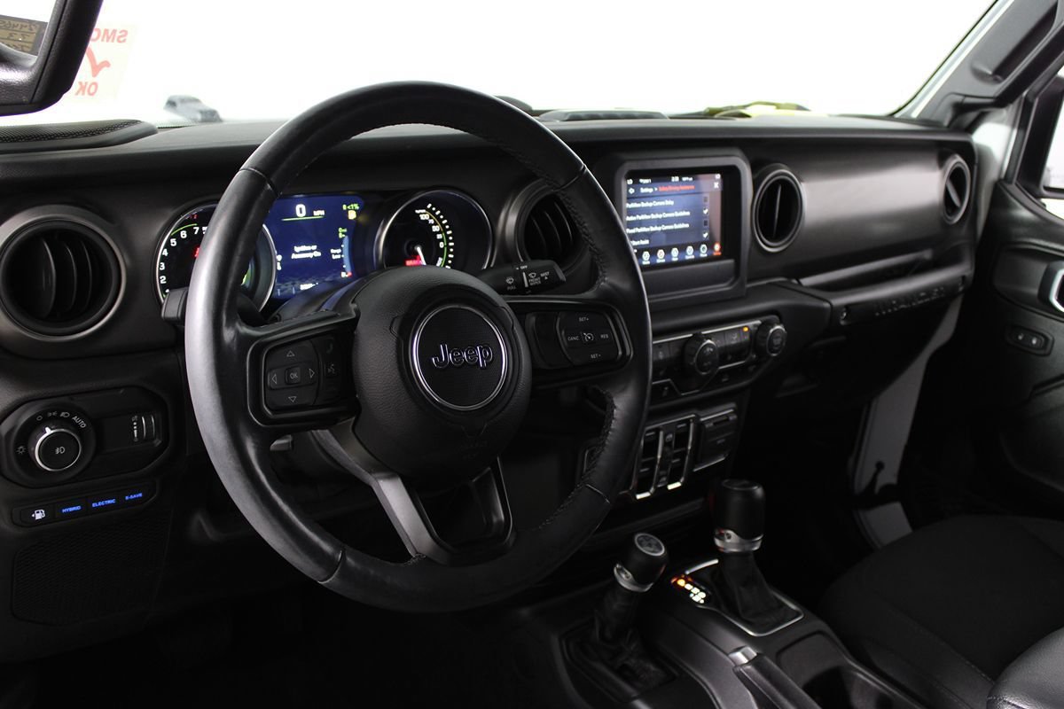 Used 2023 Jeep Wrangler Unlimited w/ Cold Weather Group AWD/4WD image 6
