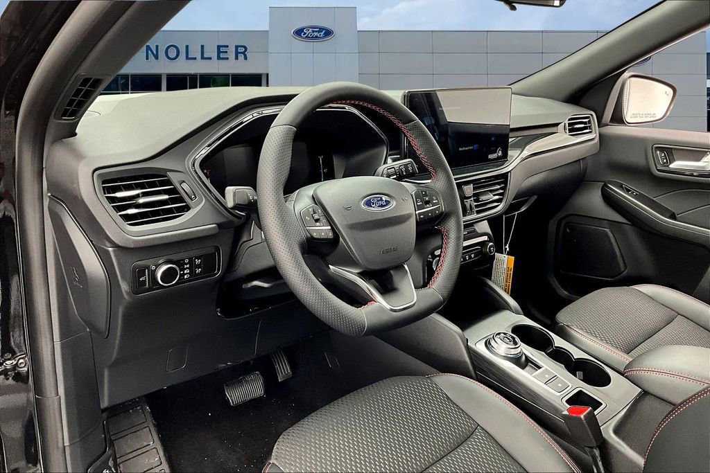 New 2025 Ford Escape ST-Line w/ Tech Pack #1 FWD image 7