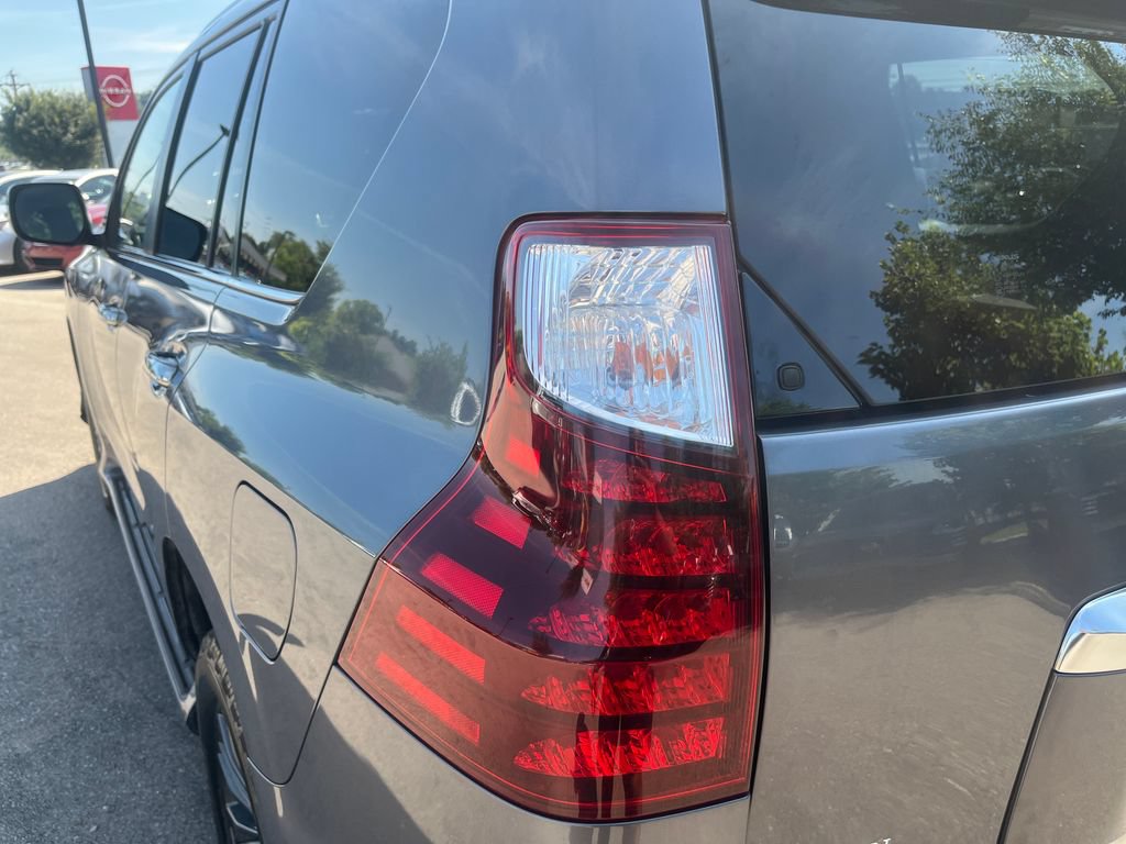 Used 2021 Lexus GX 460 Premium w/ Accessory Package AWD/4WD image 39