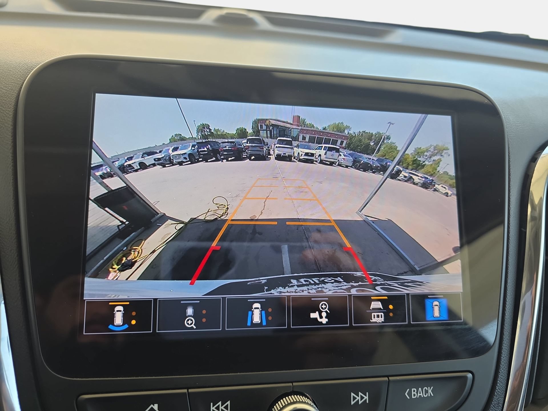 Used 2023 Chevrolet Equinox LT FWD image 23
