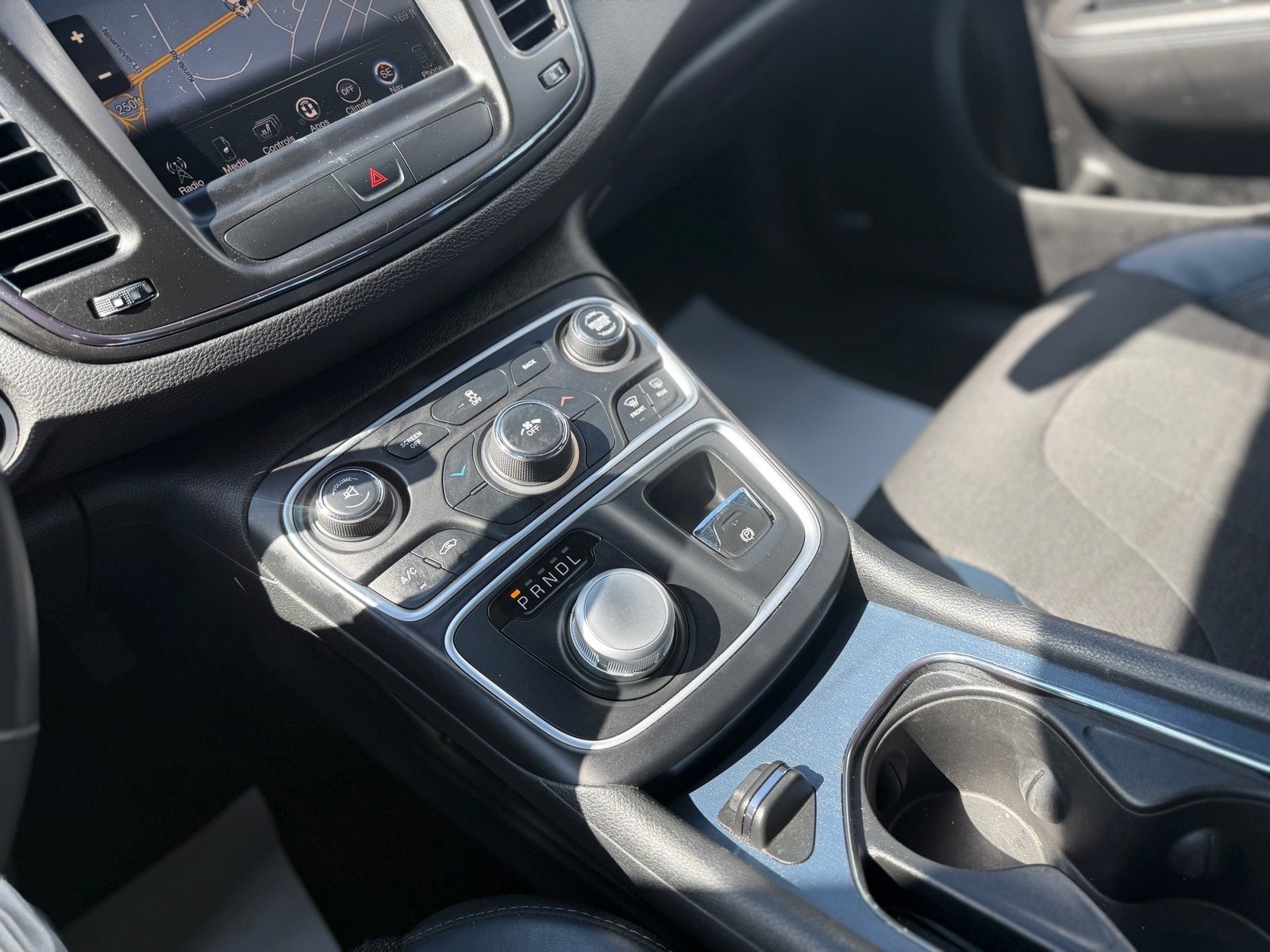 Used 2015 Chrysler 200 S w/ Navigation & Sound Group I image 19