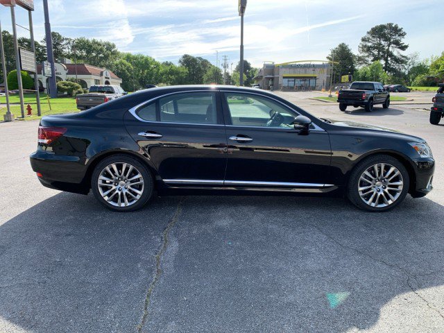 Used 2014 Lexus LS 460 w/ Ultra Luxury Package RWD image 4