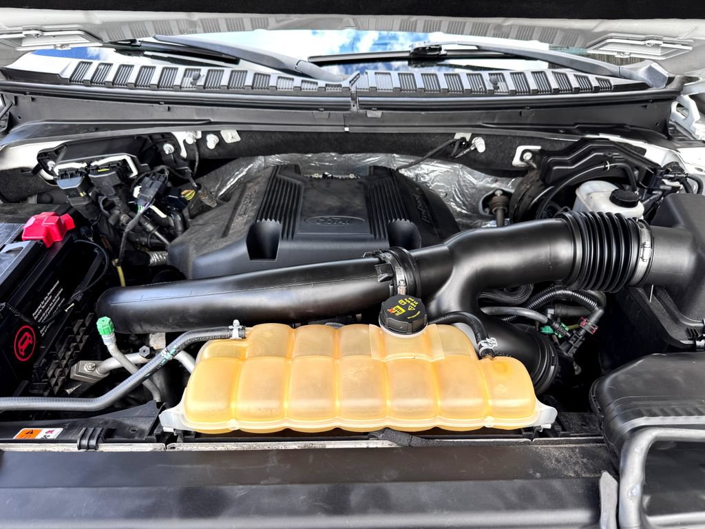 Used 2018 Ford Expedition XLT AWD/4WD image 14