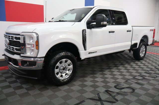 Used 2024 Ford F250 XLT w/ FX4 Off-Road Package AWD/4WD image 3