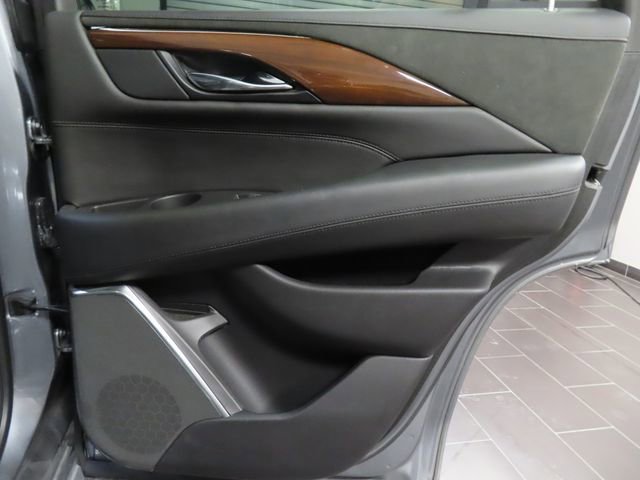 Used 2019 Cadillac Escalade Luxury image 13