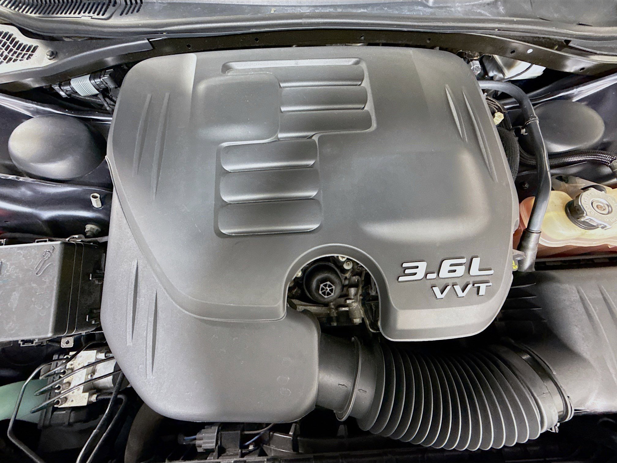 Used 2016 Dodge Challenger SXT image 36