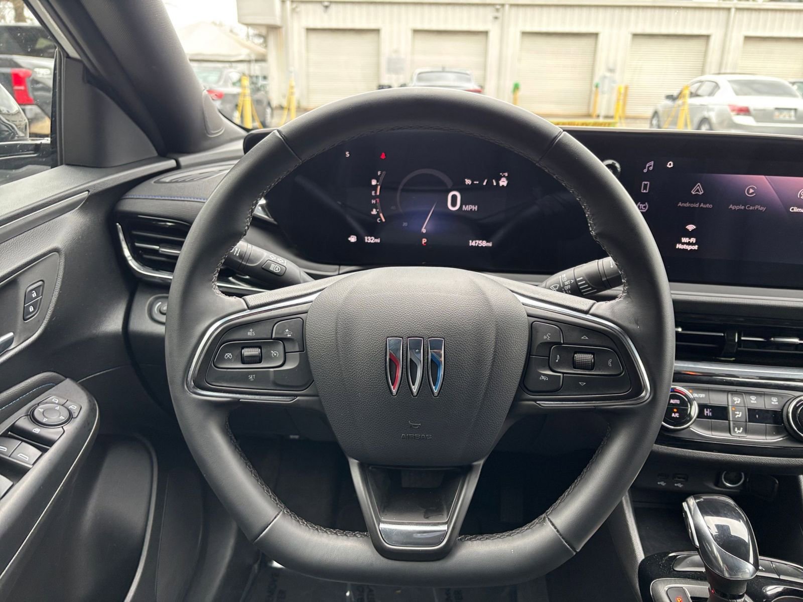 Used 2025 Buick Envista Sport Touring image 34