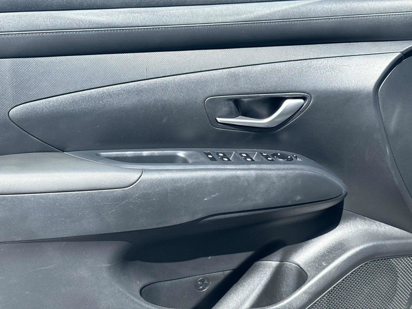 Used 2025 Hyundai Santa Cruz SEL FWD image 17
