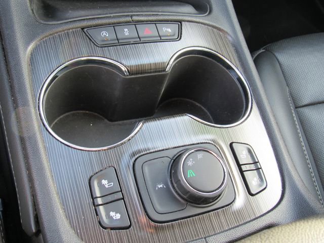 Used 2023 GMC Acadia SLT FWD image 30