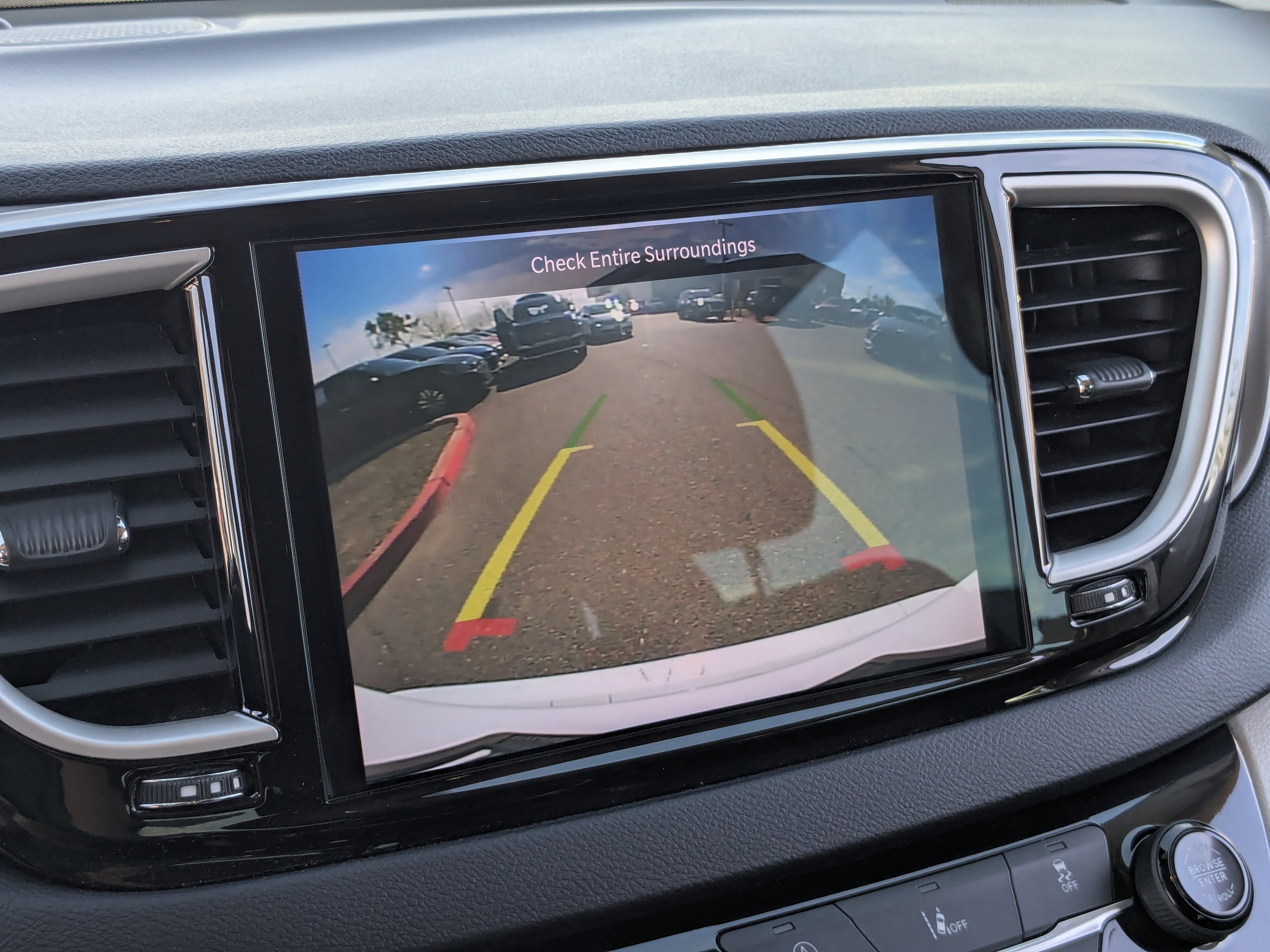 Used 2022 Chrysler Pacifica Touring-L image 32